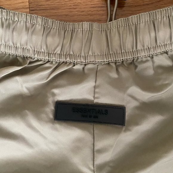 Essentials Fear Of God Women's Tan Shorts XXS NWT - Picture 3 of 5